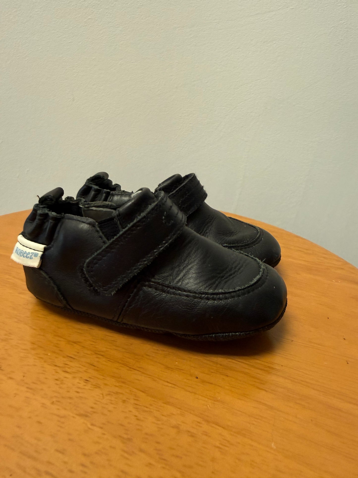 ROBEEZE SIZE 4