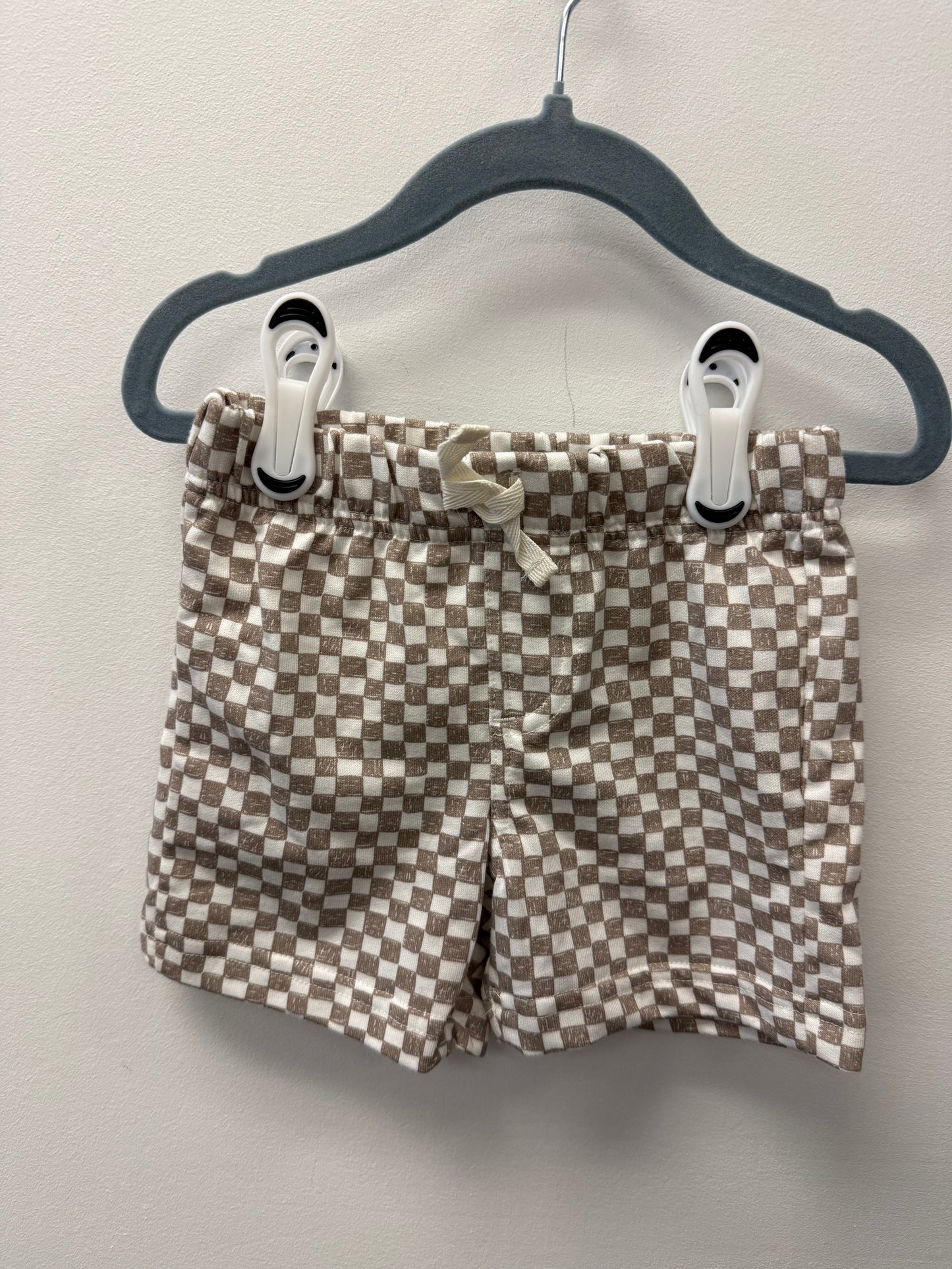 CARTERS CHECKERED SHORTS SIZE 18M