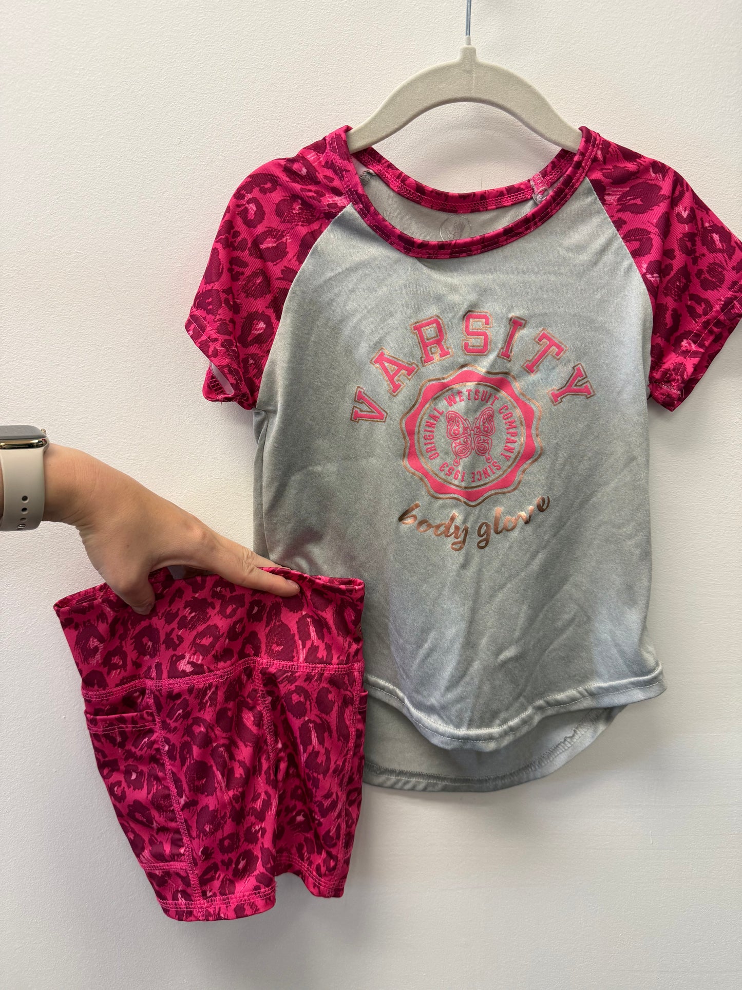 4 PIECE BODY GLOVE OUTFIT SIZE 4T
