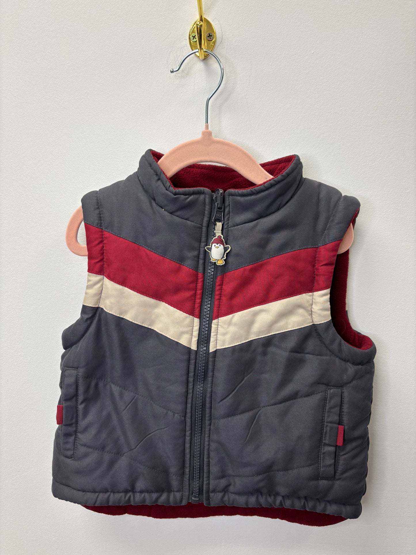 NO TAG FLEECE LINED PENGUIN VEST 3-4T?
