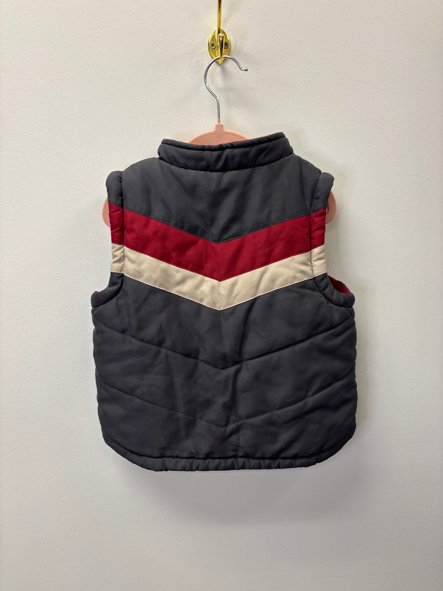 NO TAG FLEECE LINED PENGUIN VEST 3-4T?