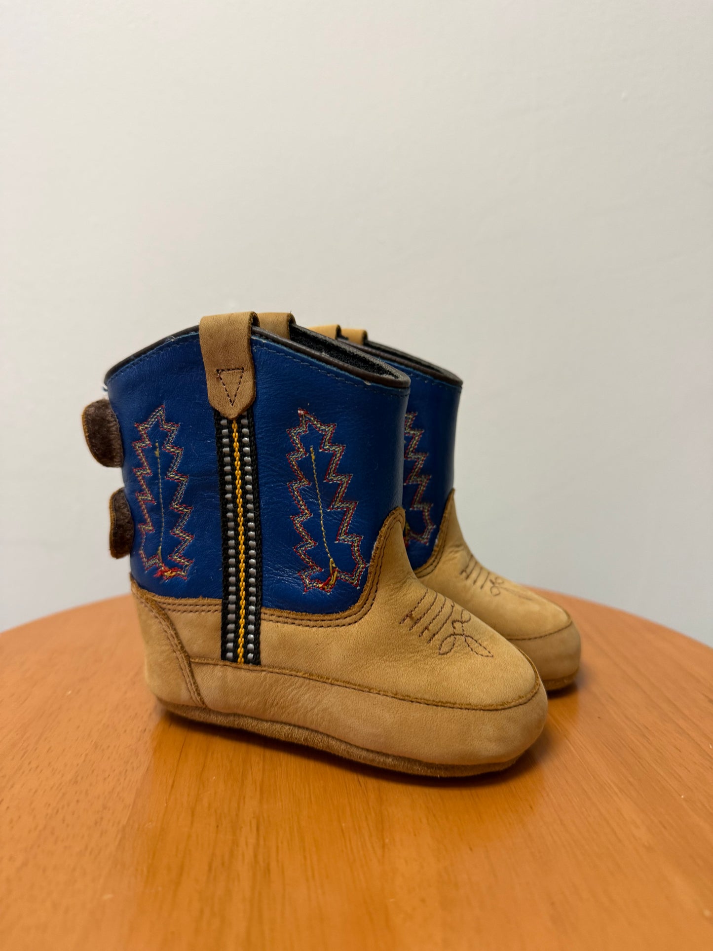 OLD WEST COWBOY BOOTS SIZE 3