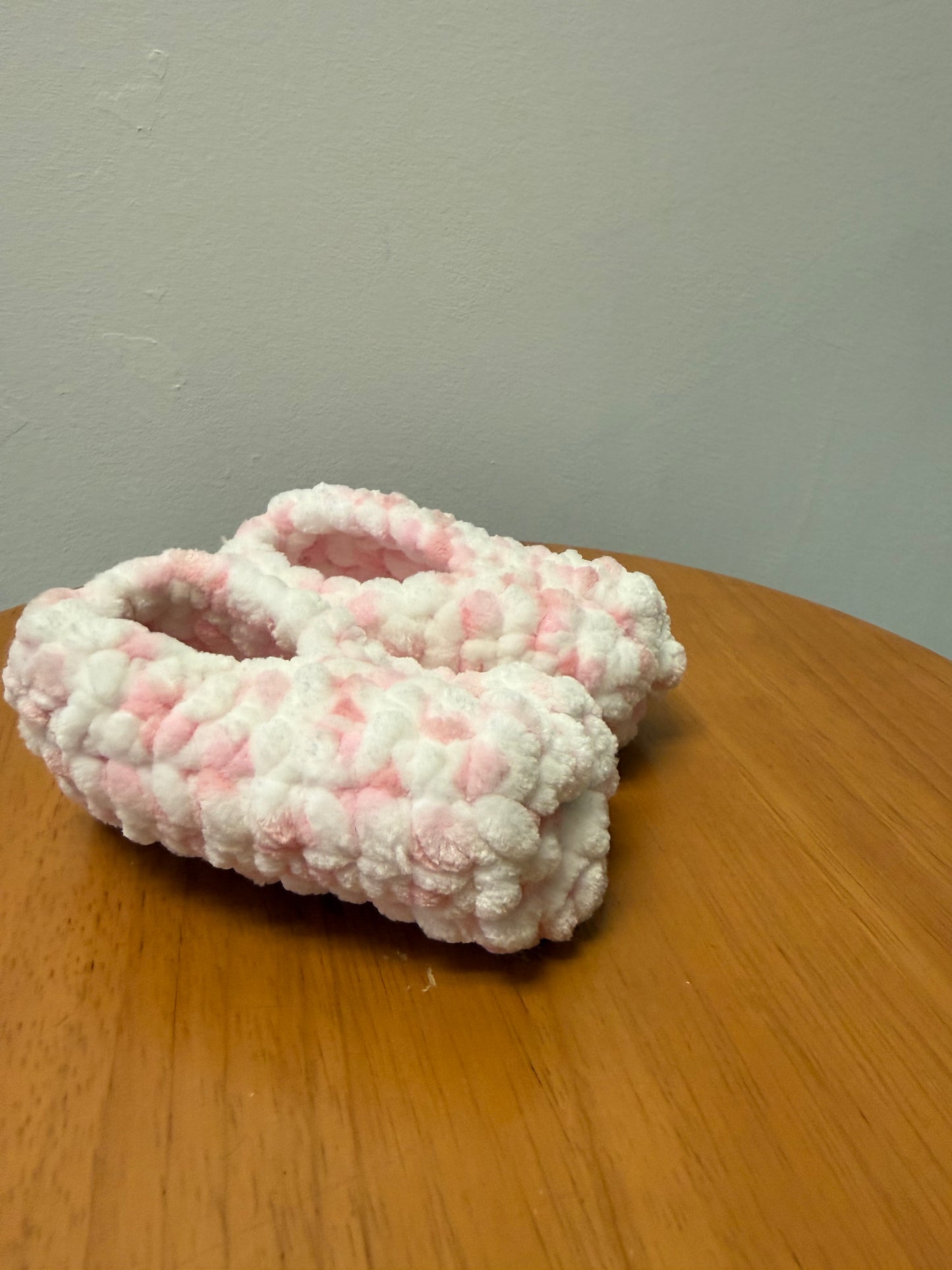 SOFT NEWBORN SLIPPERS