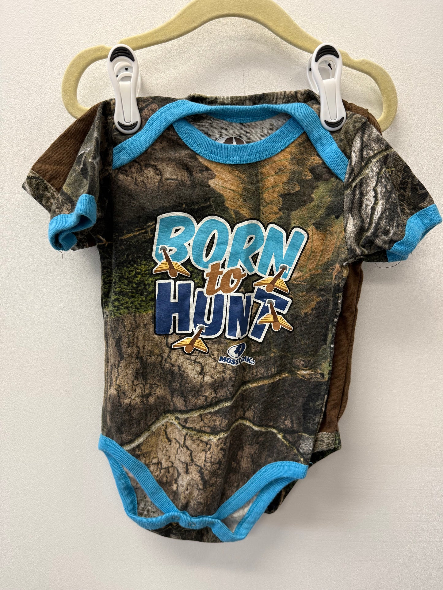 MOSSY OAK 2 PACK OF ONESIES SIZE 12M