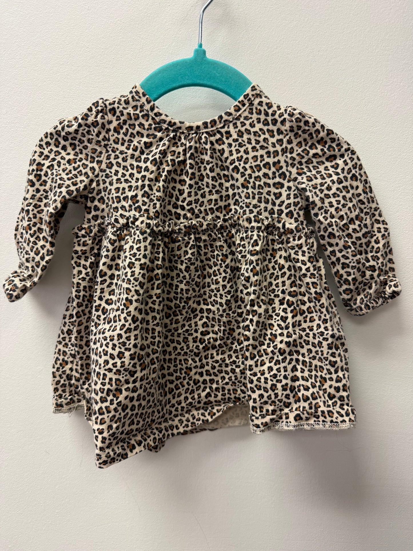 BABY GAP CHEETAH SHIRT SIZE 3-6M