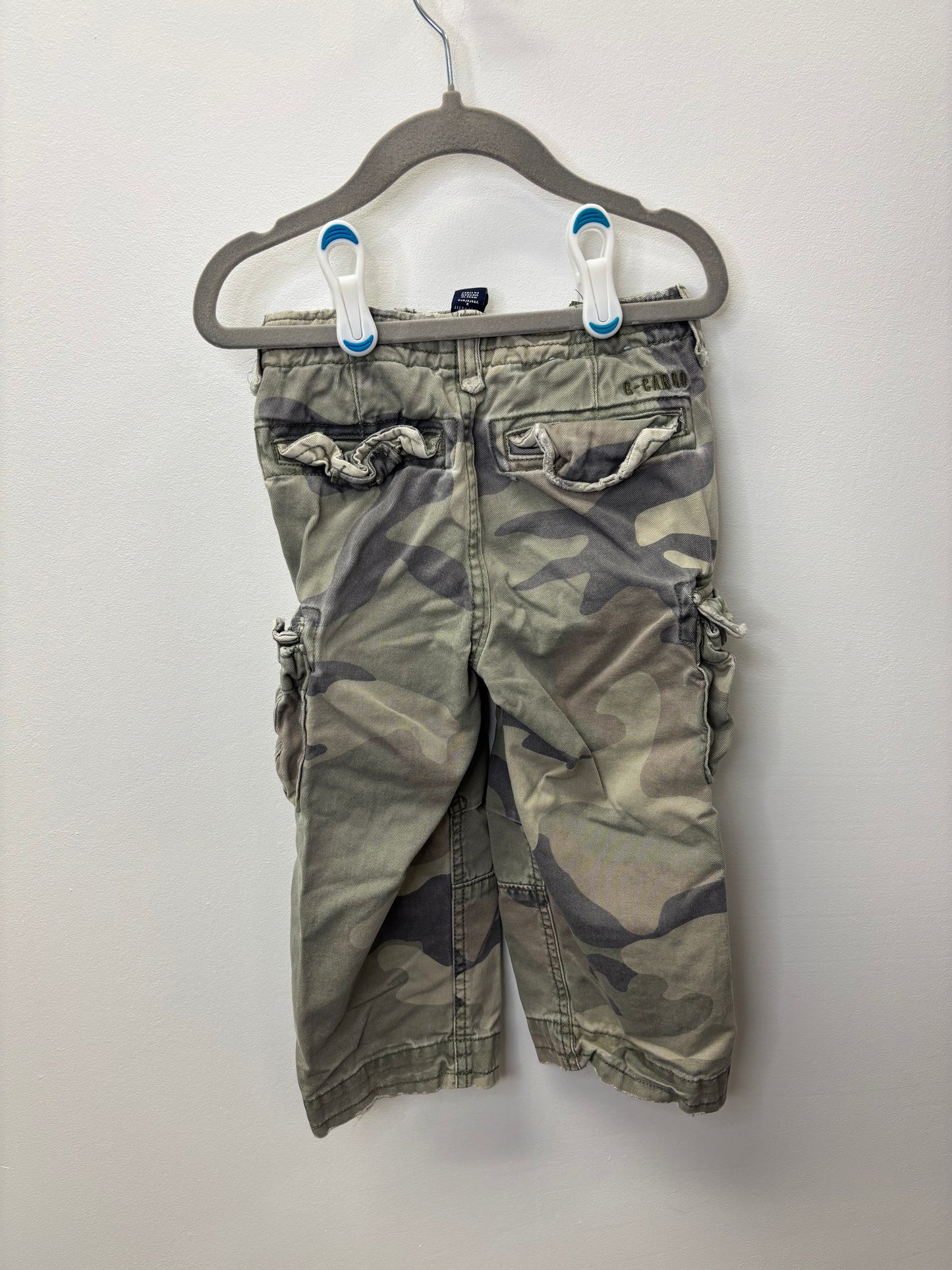 GAP KIDS CAMO CARGO PANTS SIZE 3T