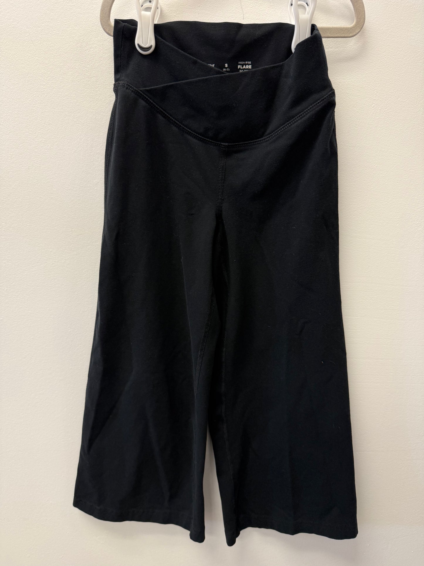 OLD NAVY ACTIVE FLARE PANTS SIZE 6-7