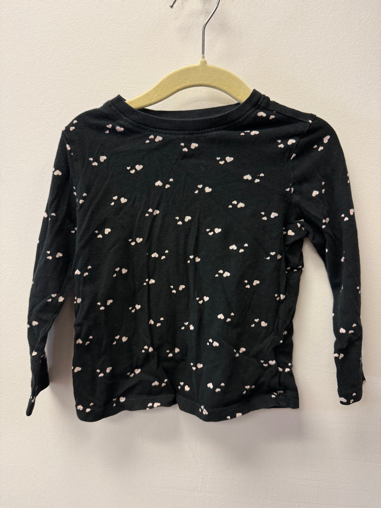 OLD NAVY HEART SHIRT SIZE 3T