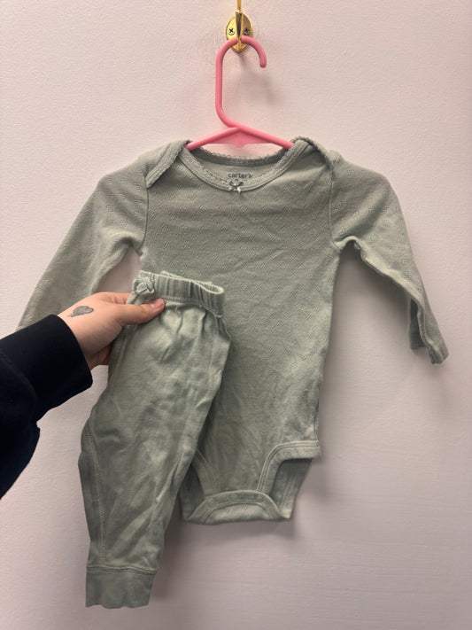 CARTERS GREEN 2 PIECE OUTFIT SIZE 9M