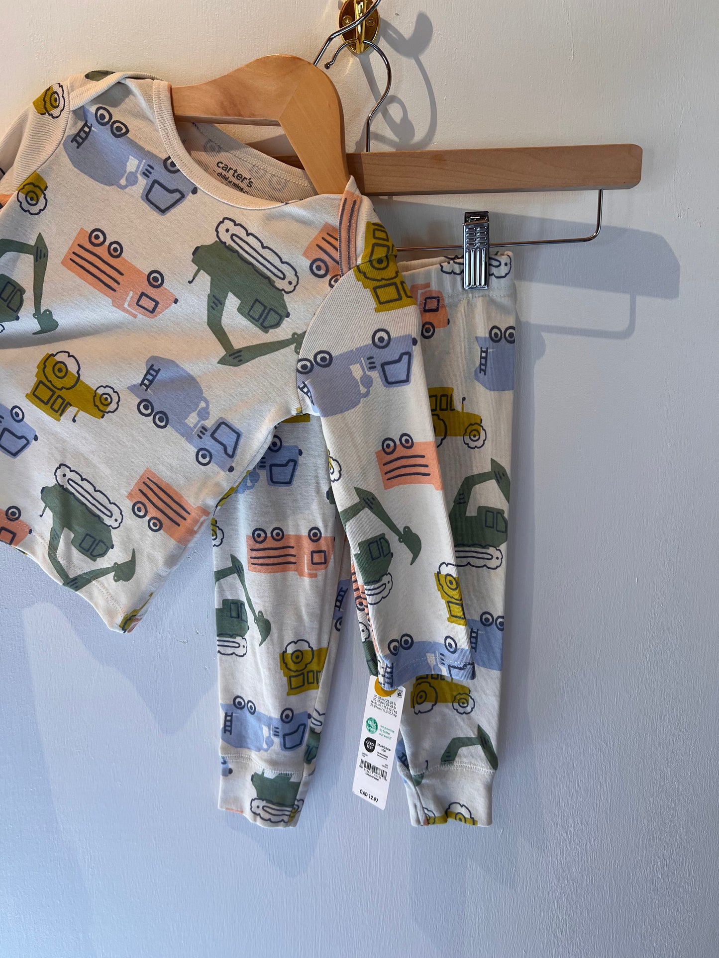 CARTERS NEW MACHINERY PYJAMAS 18M