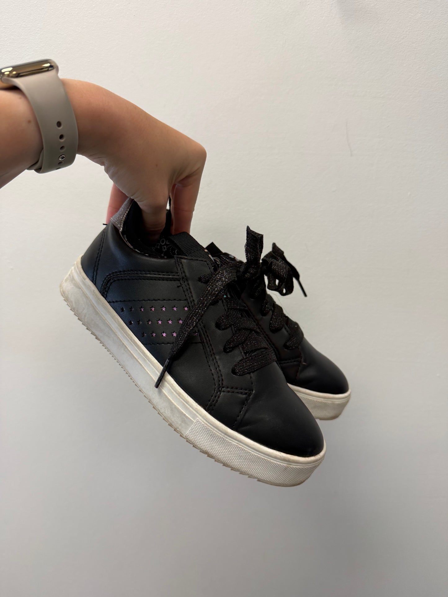 GEORGE BLACK/CHEETAH RUNNERS SIZE 2