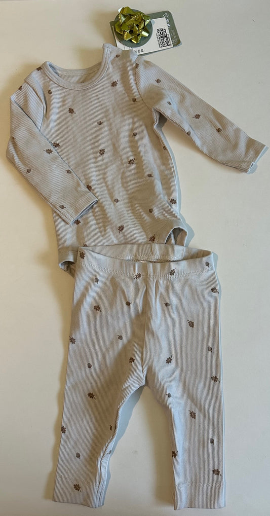 *New* H&M, Neutral Ribbed Leaf Outfit - 2-4 Months