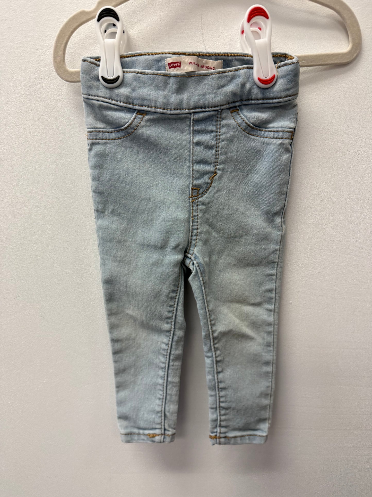 LEVI LIGHT WASH JEGGINGS SIZE 6-12M