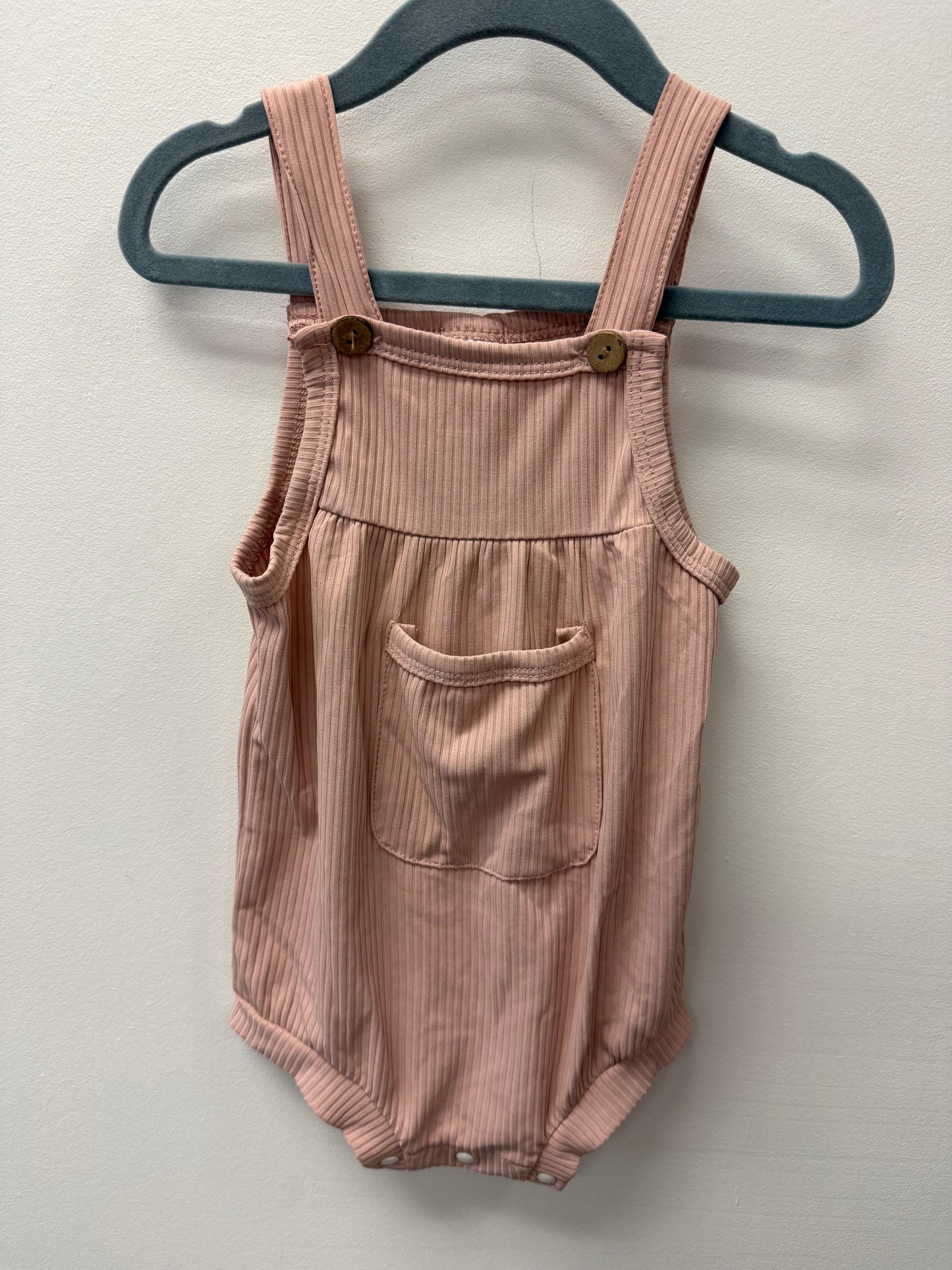 UNKNOWN BRAND BUBBLE ROMPER SIZE 12-18M
