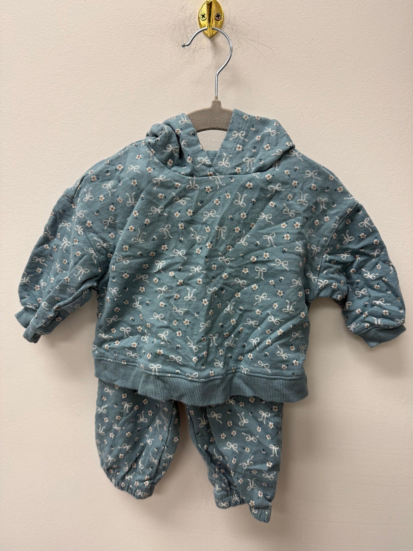 CARTERS HOODIE & SWEATS (BOWS) SIZE 12M