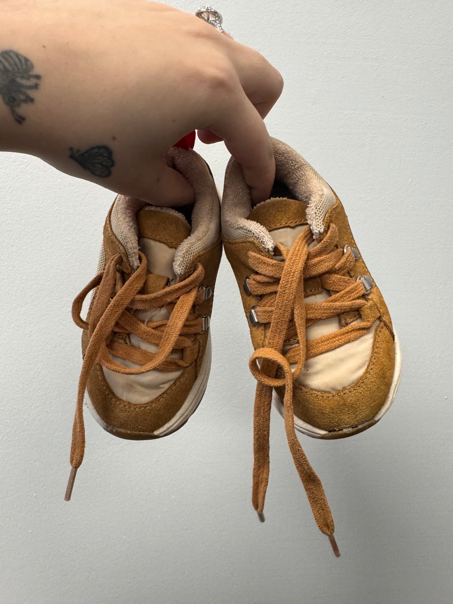 ZARA RUNNING SHOES SIZE 6 TODDLER