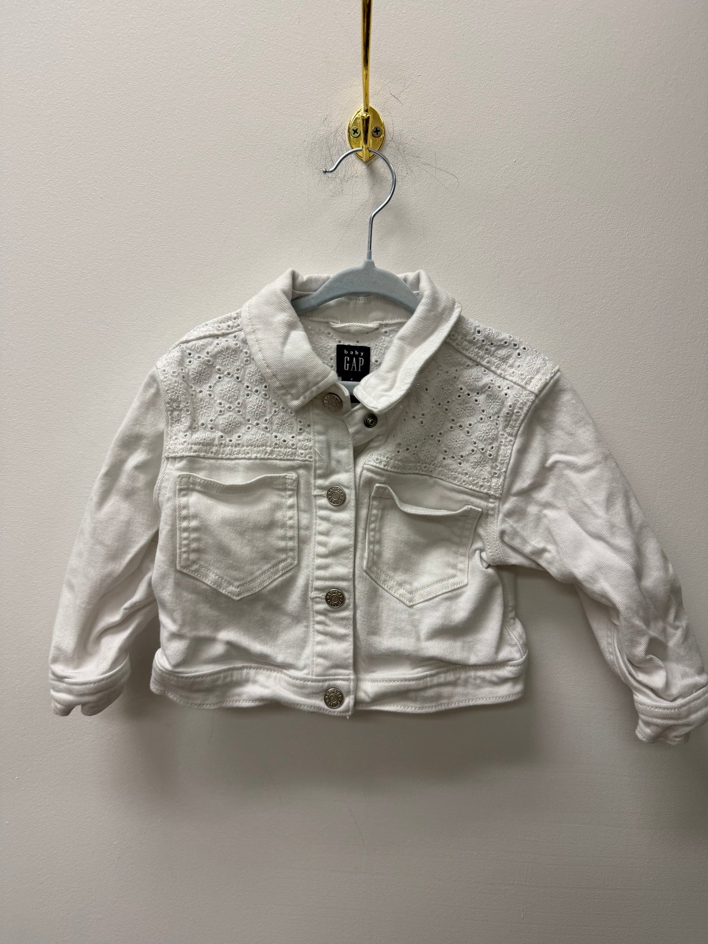 BABY GAP WHITE JEAN JACKET SIZE 2T