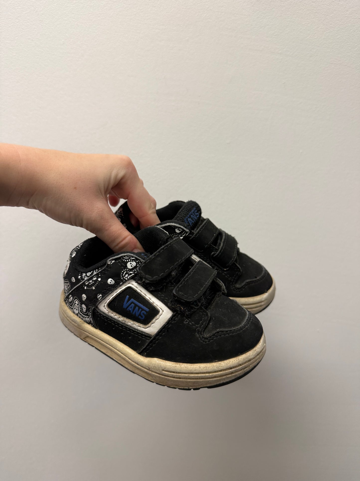 SKULL VANS SIZE 6.5