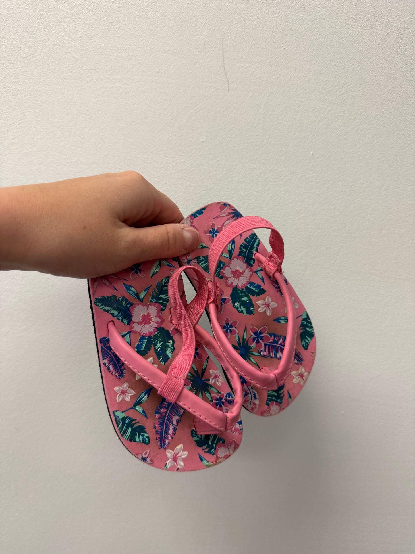 PINK FLORAL FLIP FLOPS SIZE 5