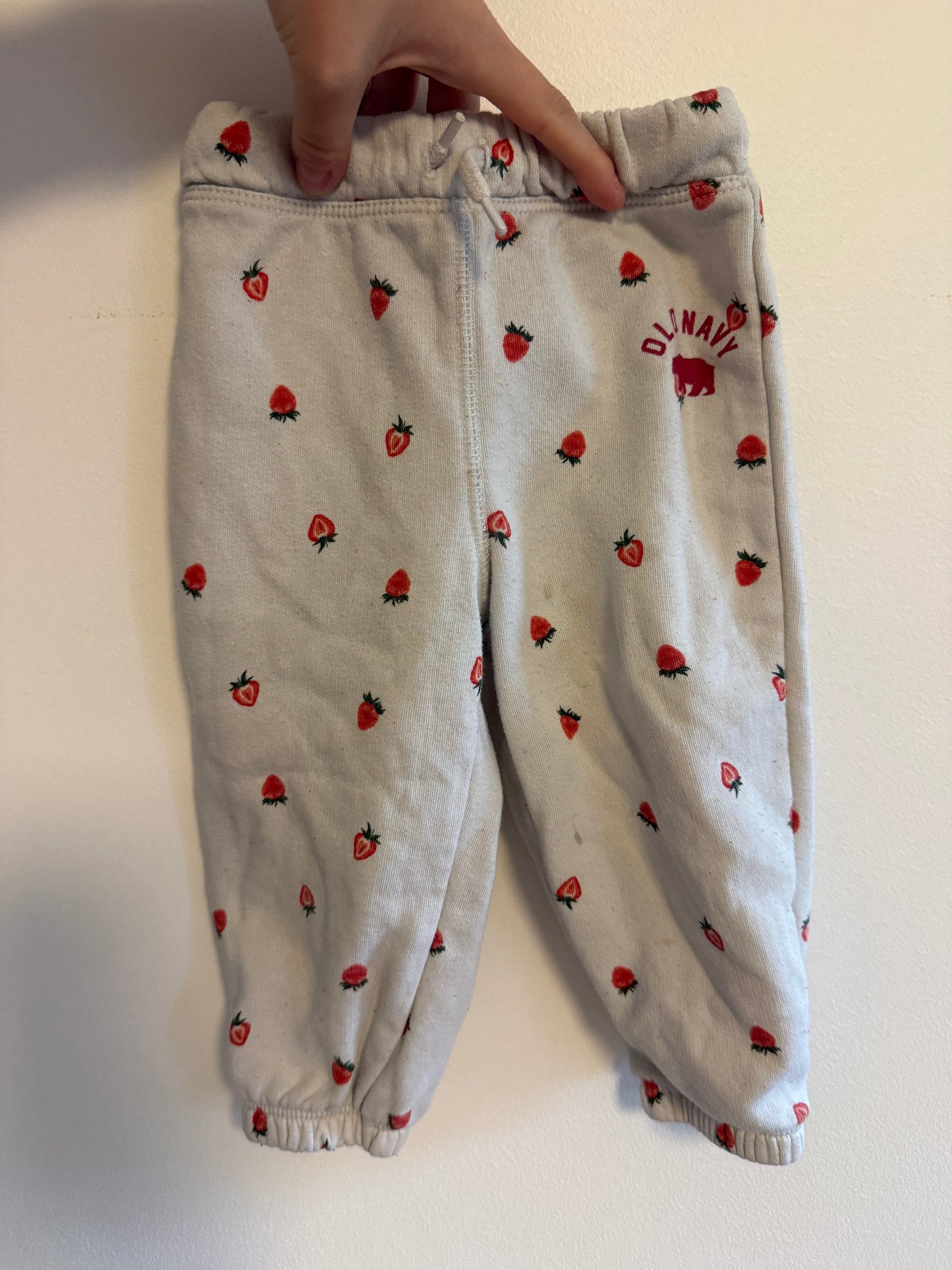 OLD NAVY STRAWBERRY PANTS SIZE 12-18M (PLAY)