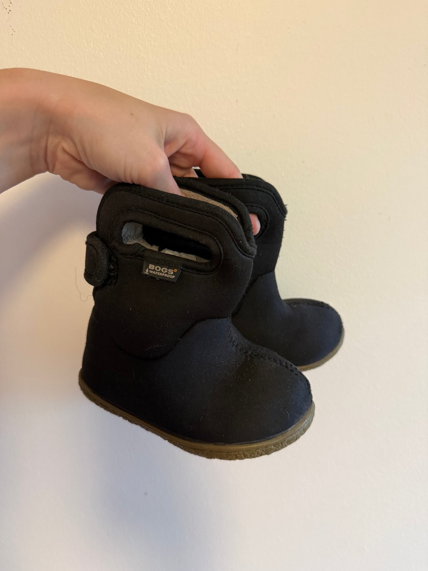 BOGS SIZE 5