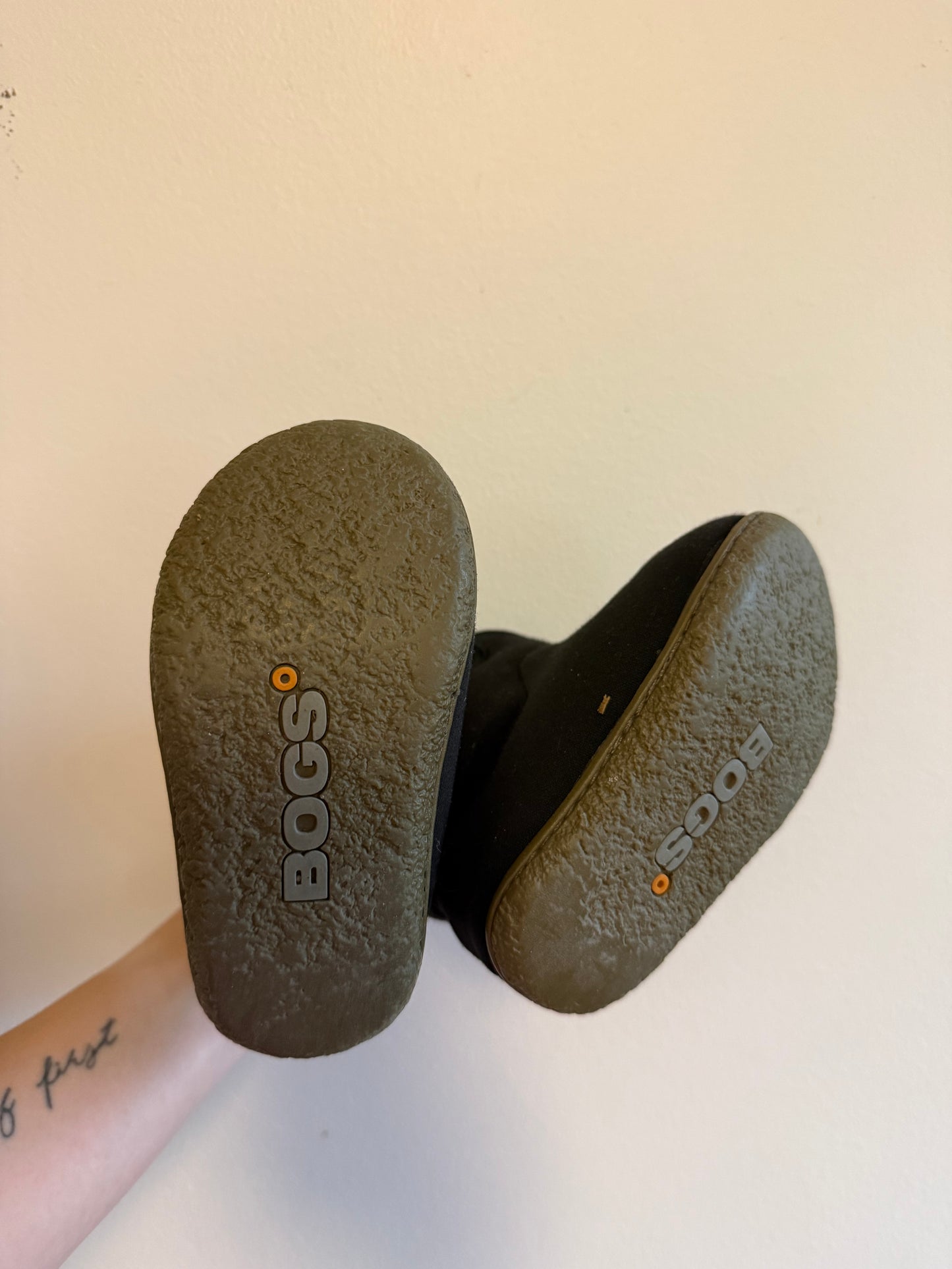 BOGS SIZE 5