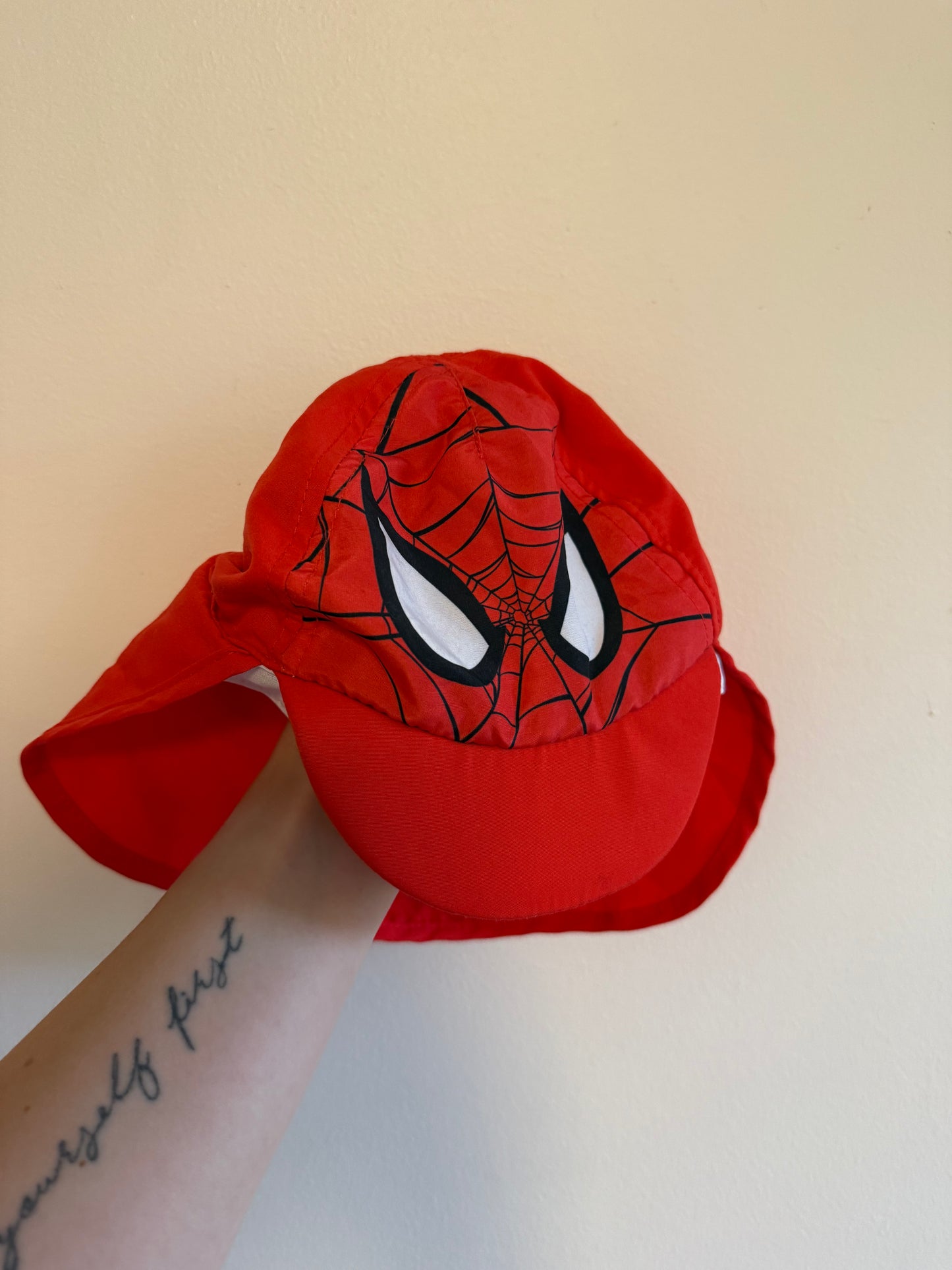 SPIDER MAN SUN HAT SIZE 6-18M