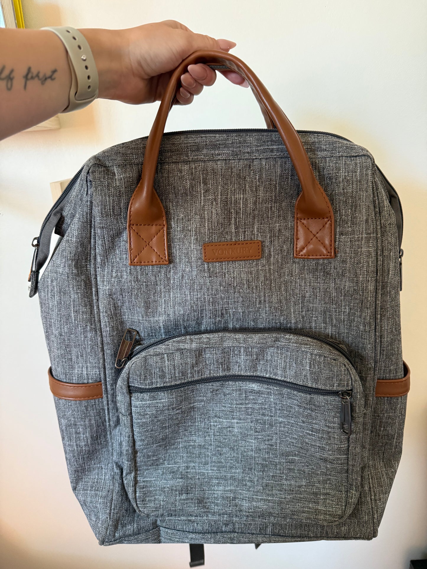 LARGE DIAPER BAG WITH USB CHARGING PORT