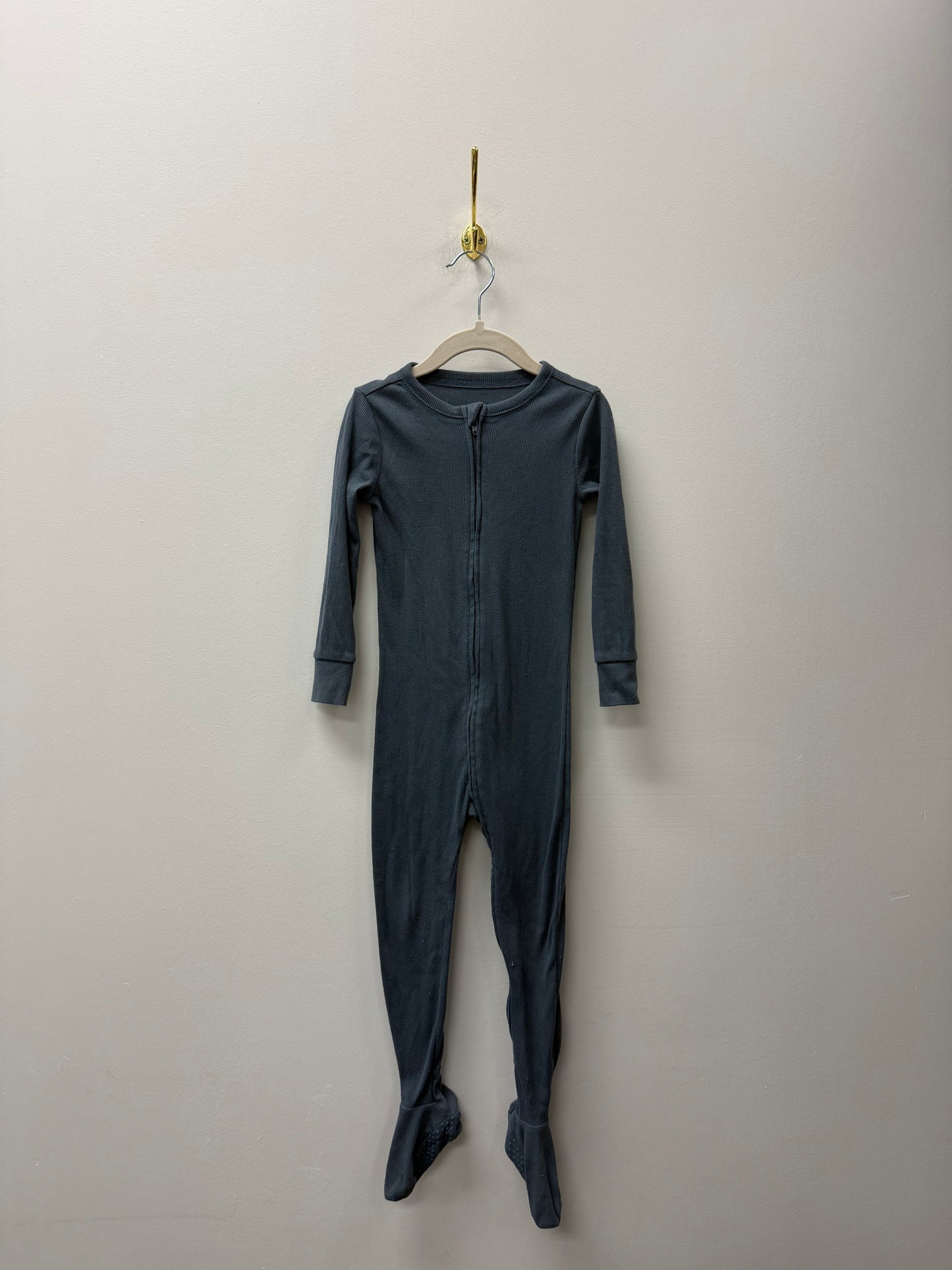OLD NAVY RIBBED SLEEPER SIZE 3T
