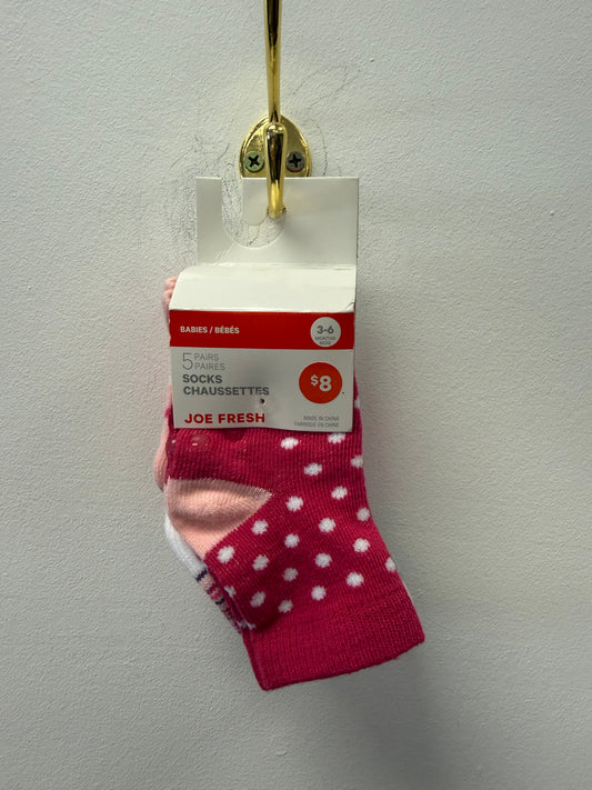 NEW WITH TAGS JOE FRESH SOCKS SIZE 3-6M