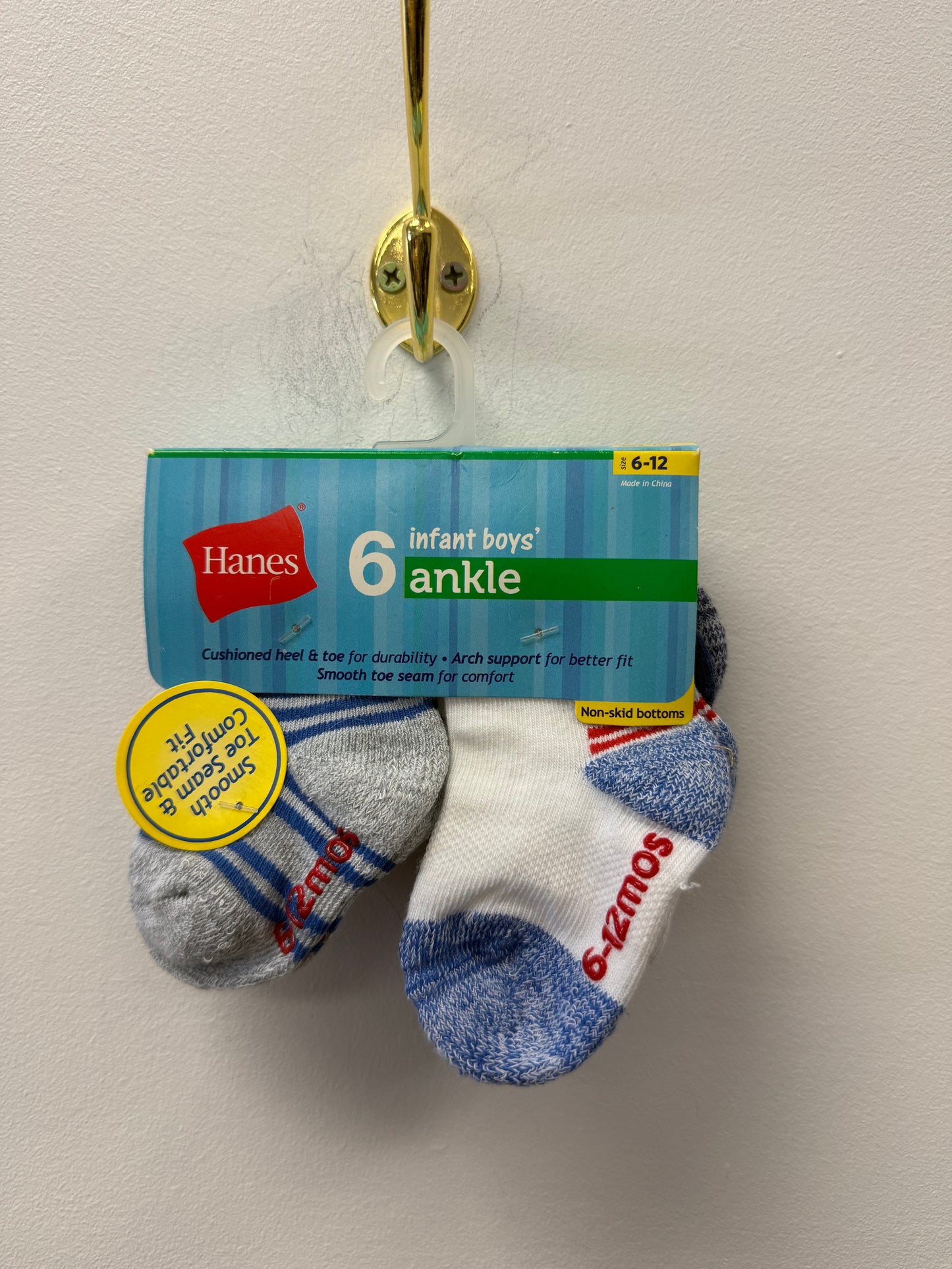 NEW 6 PACK OF HANES SOCKS SIZE 6-12M