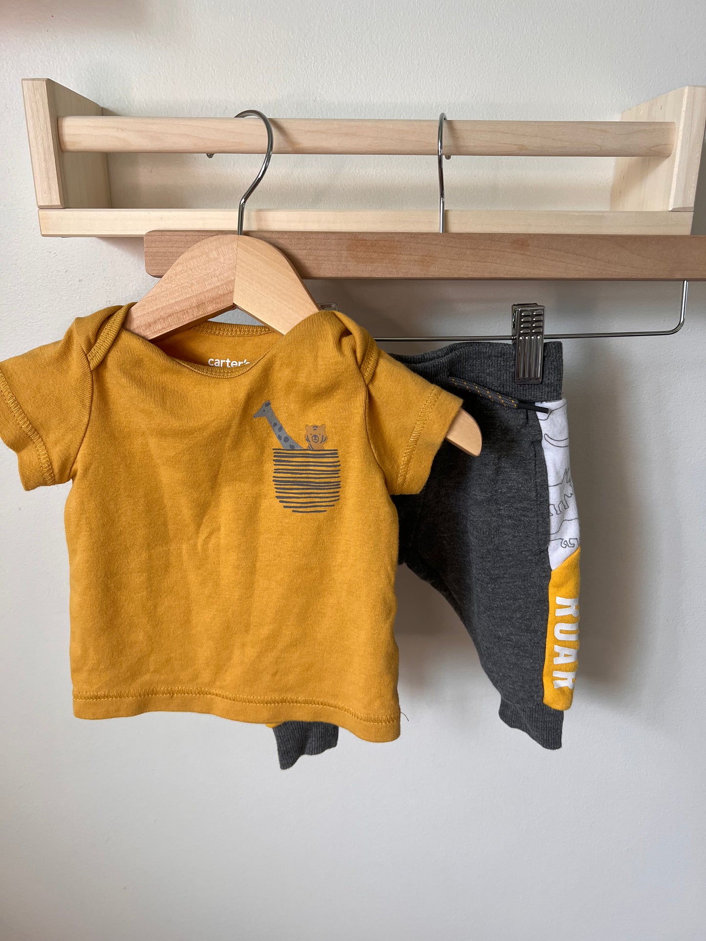 CARTERS SAFARI OUTFIT NEWBORN