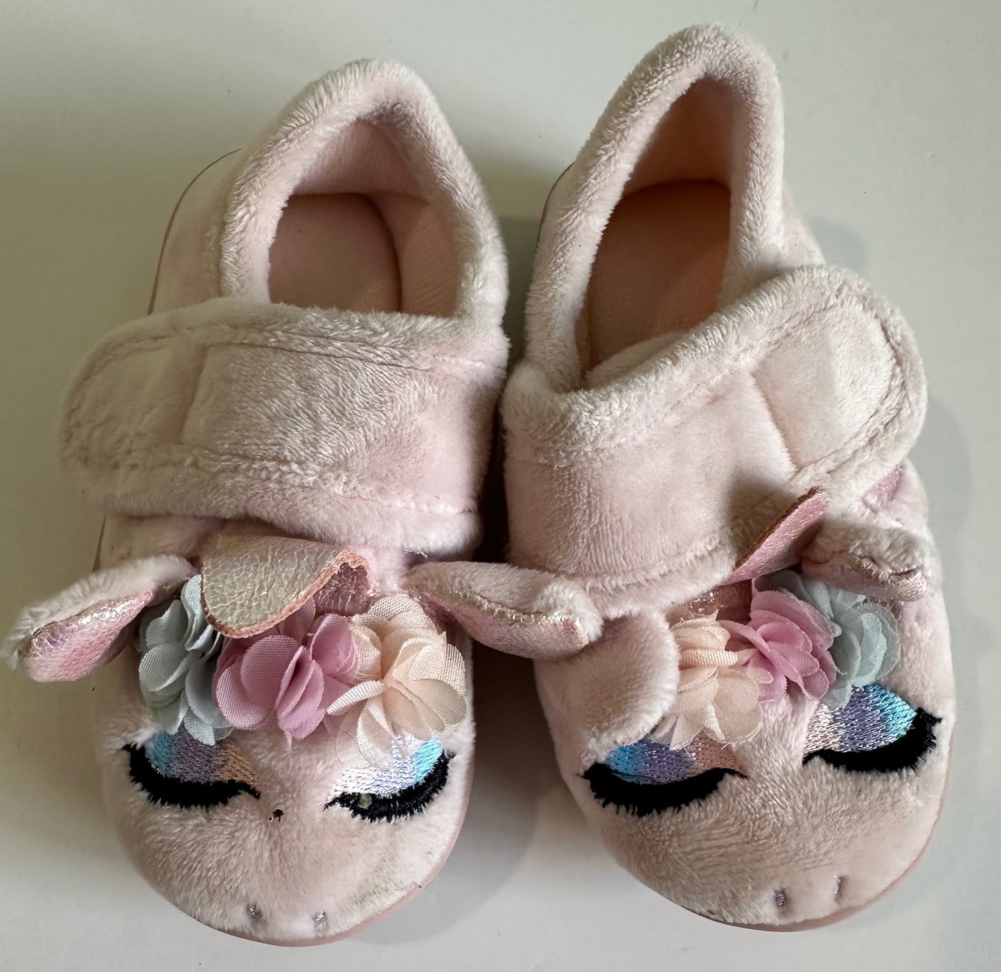 *Play* Unknown Brand, Pink Soft Unicorn Shoes - Size 5-6T