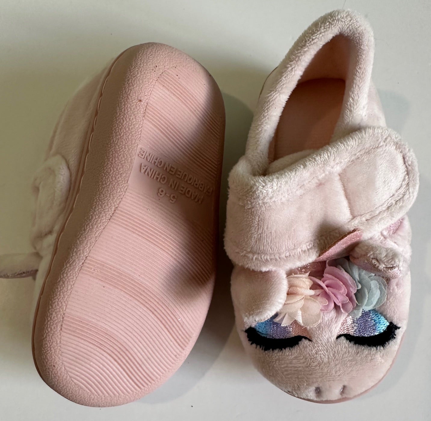 *Play* Unknown Brand, Pink Soft Unicorn Shoes - Size 5-6T