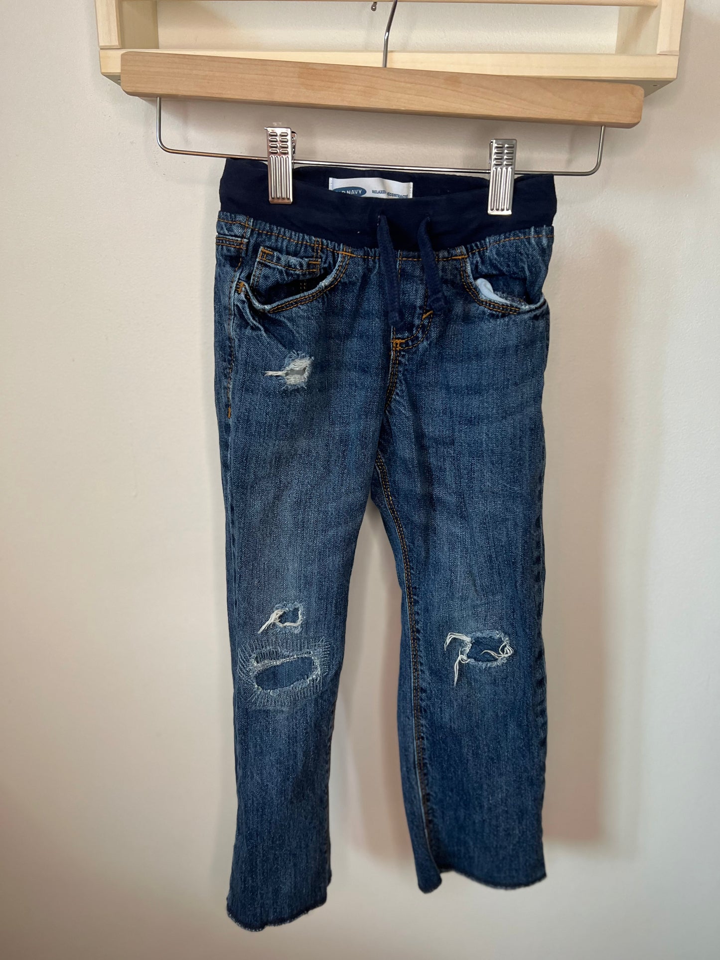 OLD NAVY DISTRESSED JEANS SIZE 4