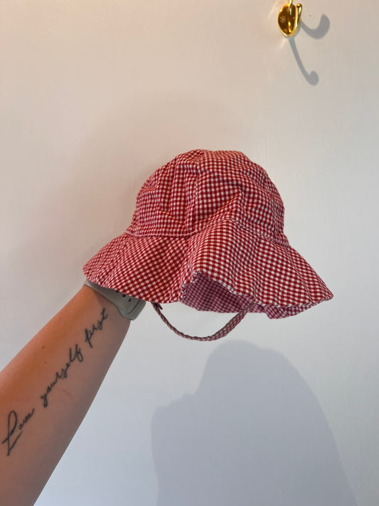 BABY GAP ADJUSTABE CHECKERED HAT NEWBORN