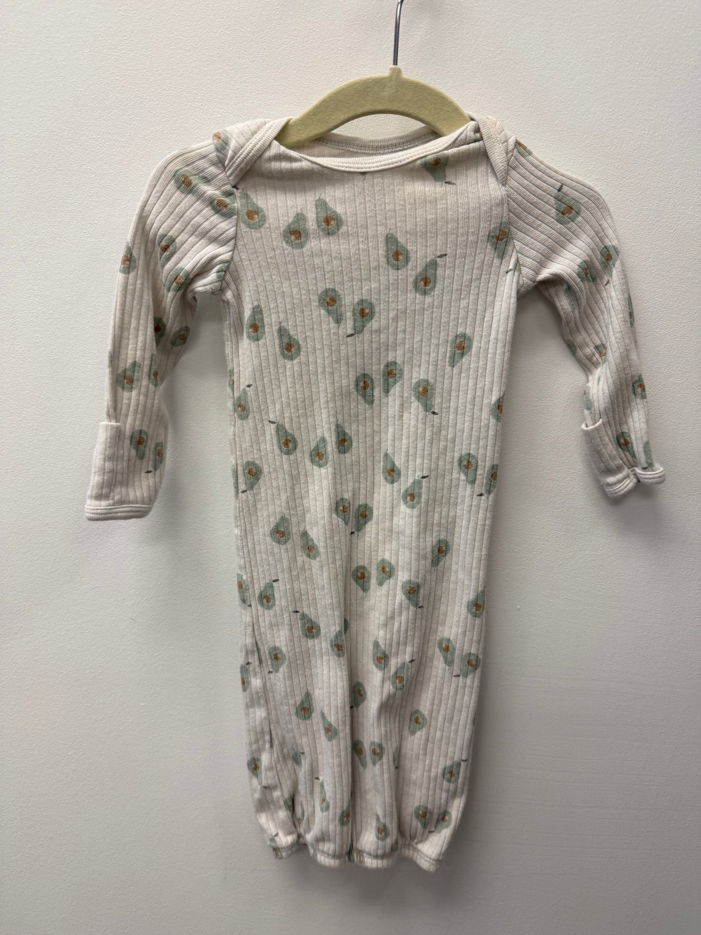 CARTERS AVACODO SWADDLE SIZE NEWBORN