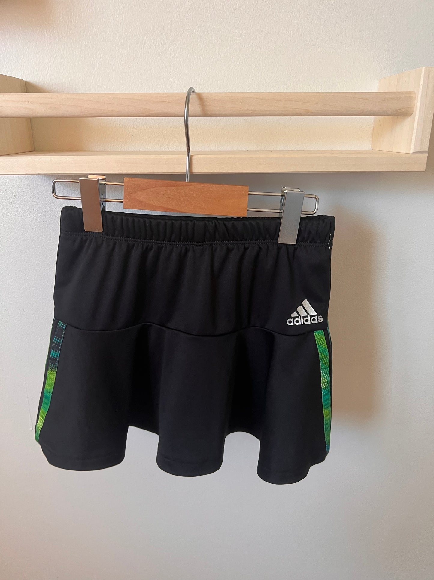 ADIDAS SKORT SIZE 5