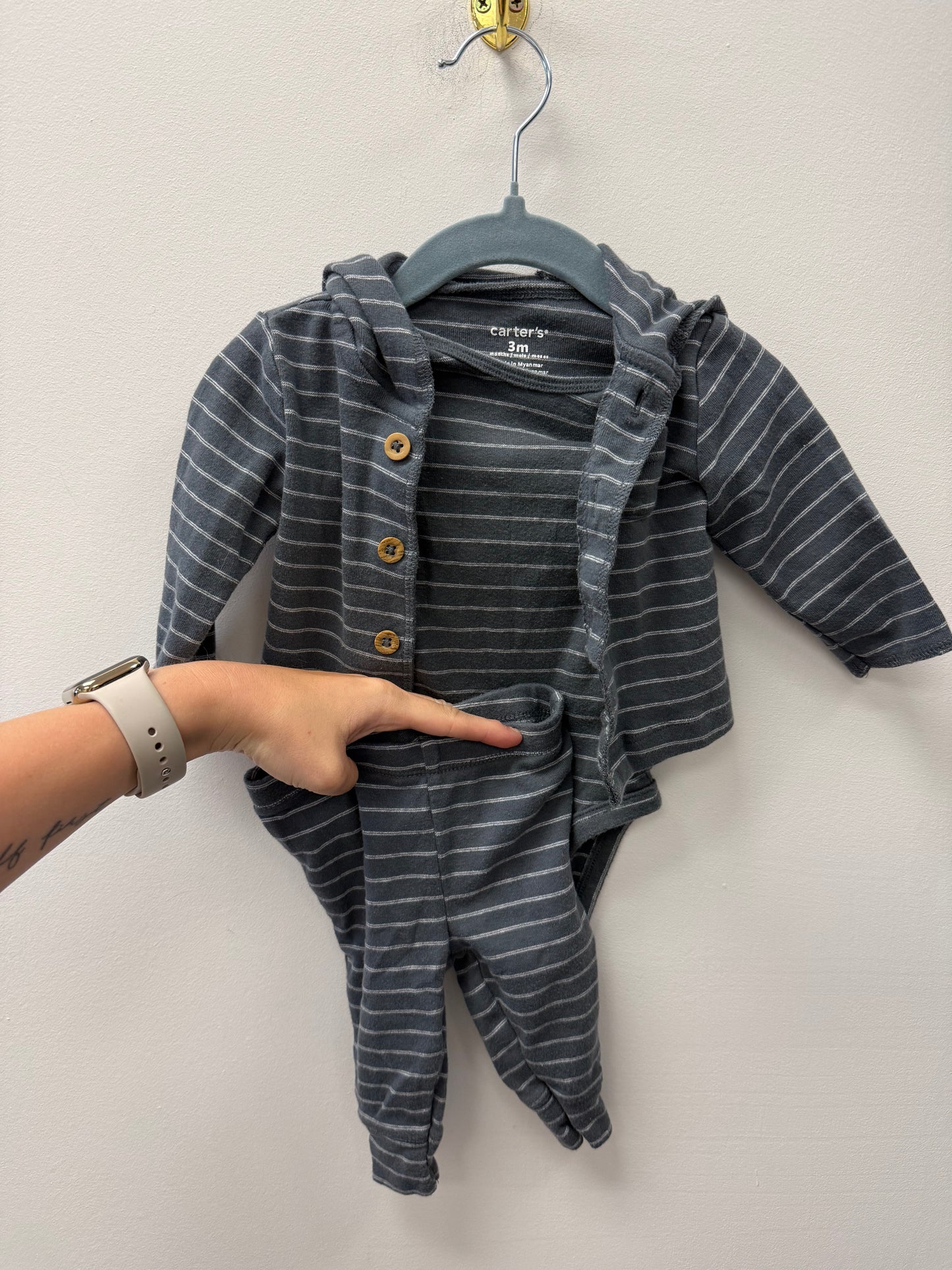 CARTERS STRIPPED 3 PIECE OUTFIT SIZE 3M