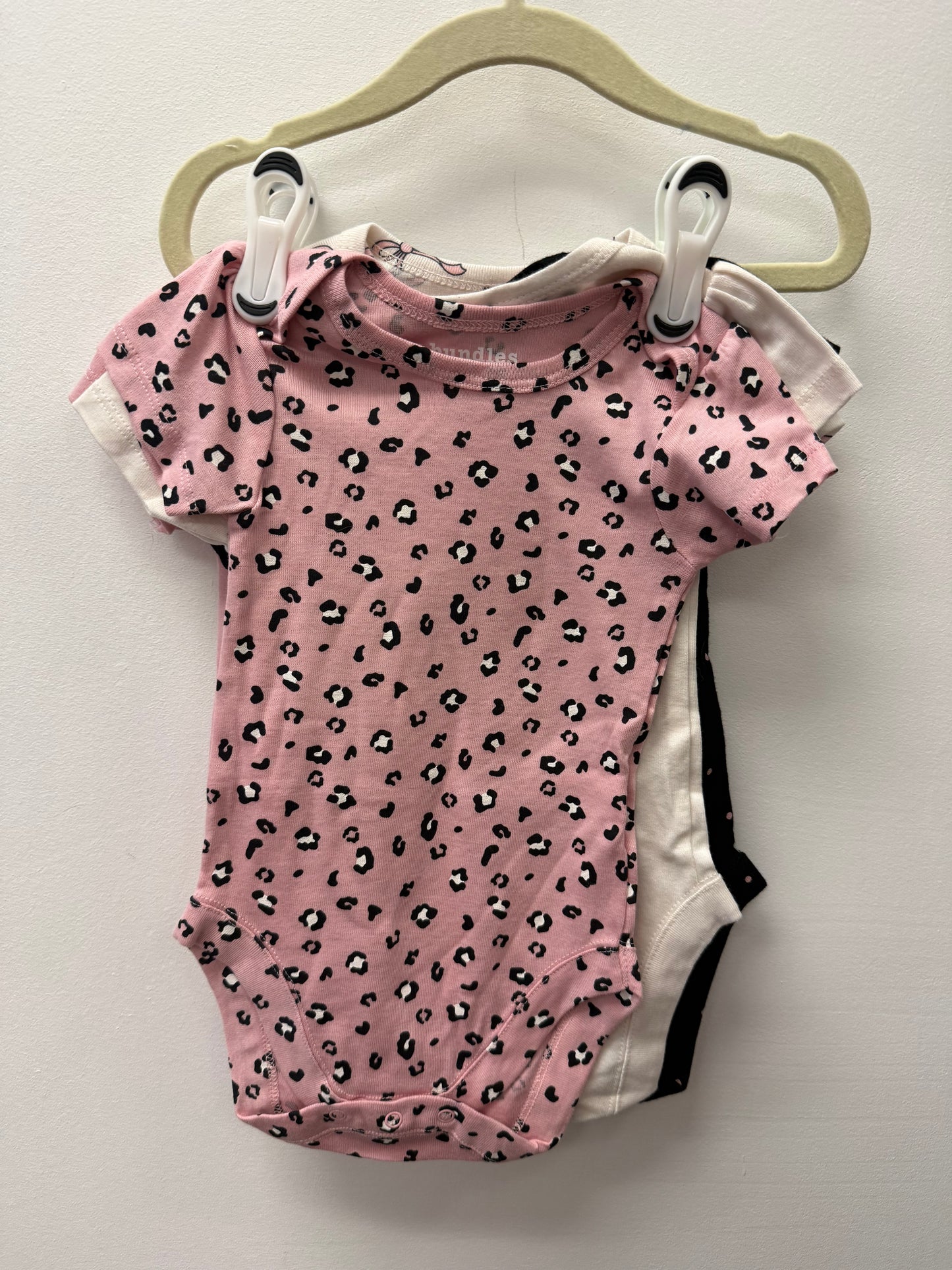 NEW BUNDLES BABY ONESIES 5 PACK SIZE 6-9M