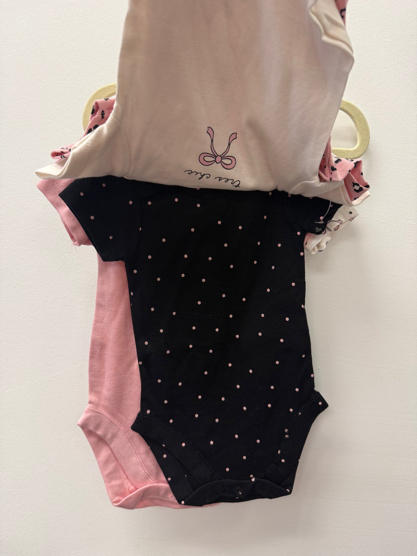 NEW BUNDLES BABY ONESIES 5 PACK SIZE 6-9M