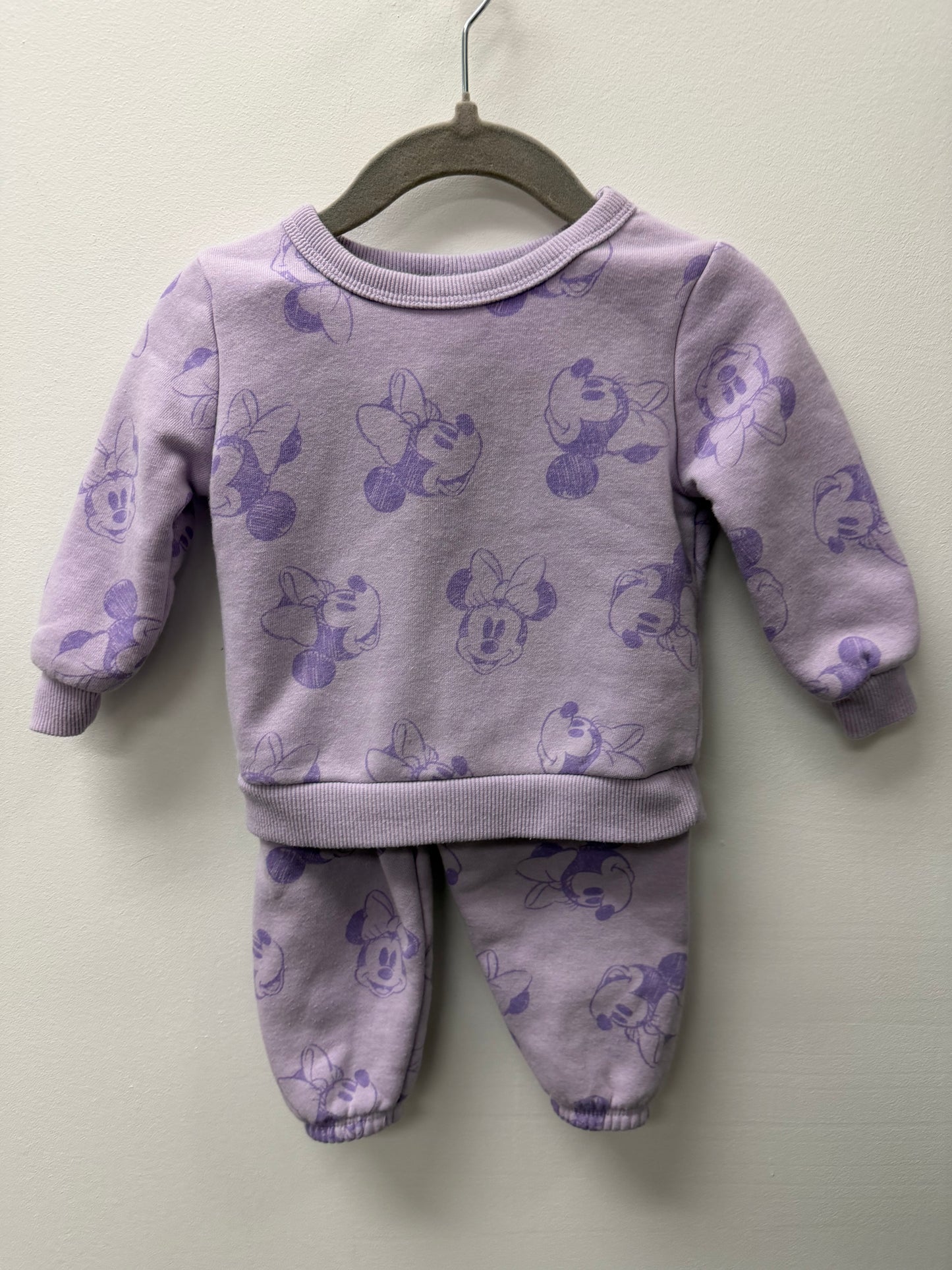 DISNEY TRACKSUIT SIZE 6M