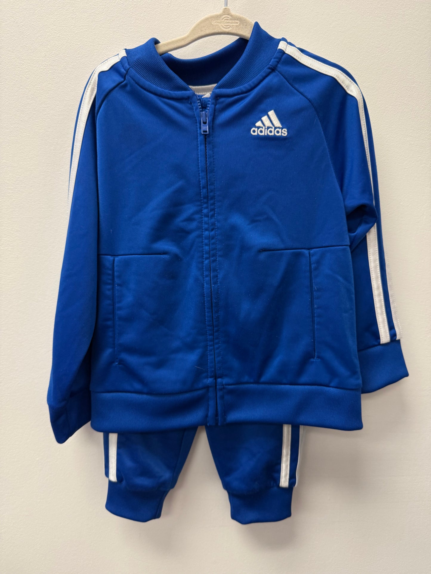 ADIDAS TRACK SUIT SIZE 2T