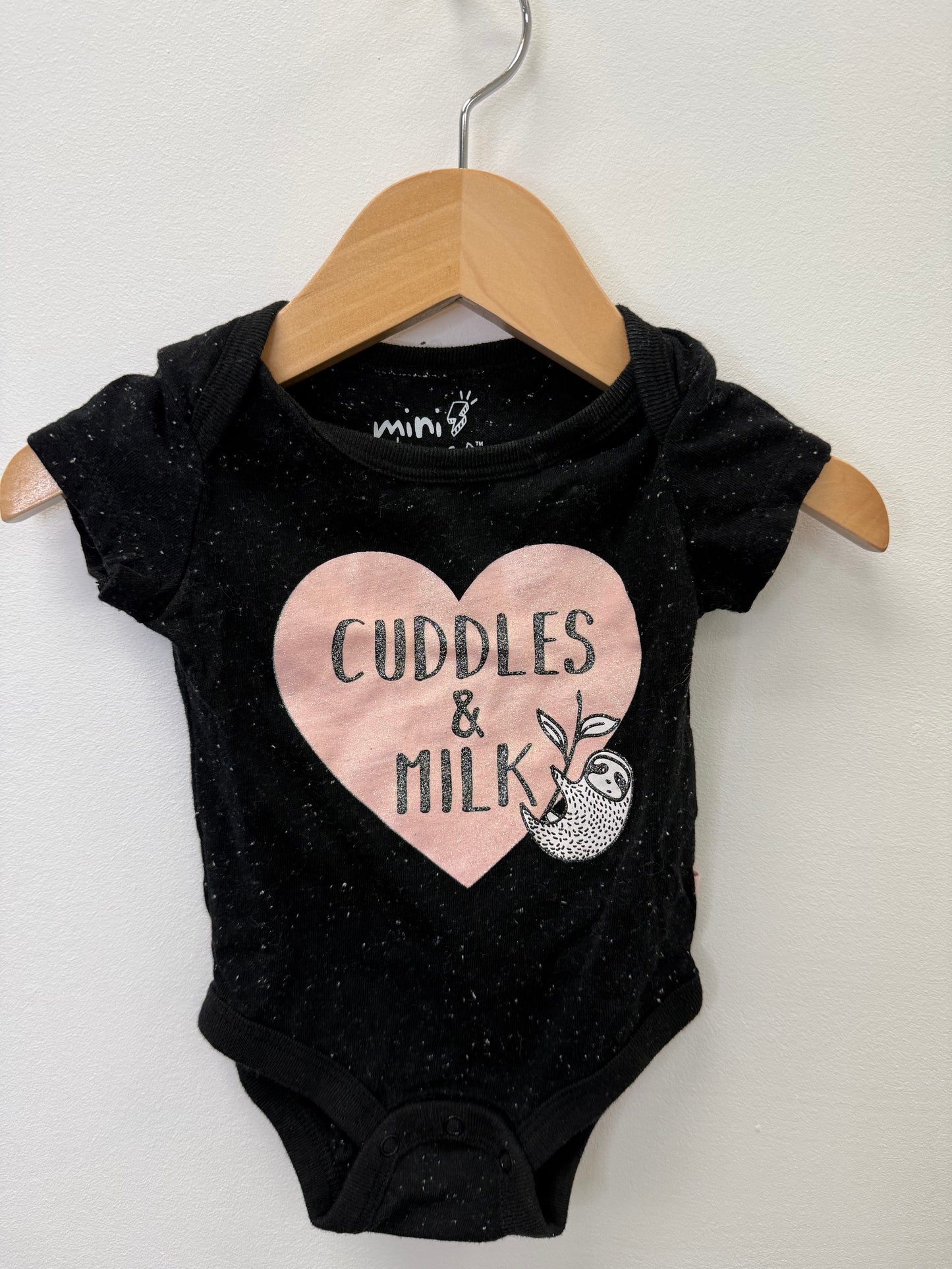 MINI HEROS CUDDLES ONESIE SIZE 3M