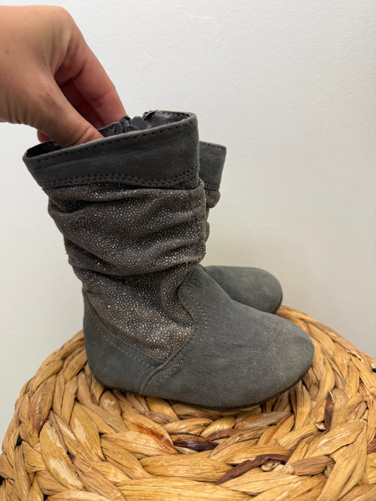 TALL SPARKLY BOOTS SIZE 5