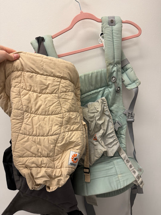 ERGO BABY CARRIER WITH NEWBORN INSERT & FLEECE LINED RAIN/WIND COVER