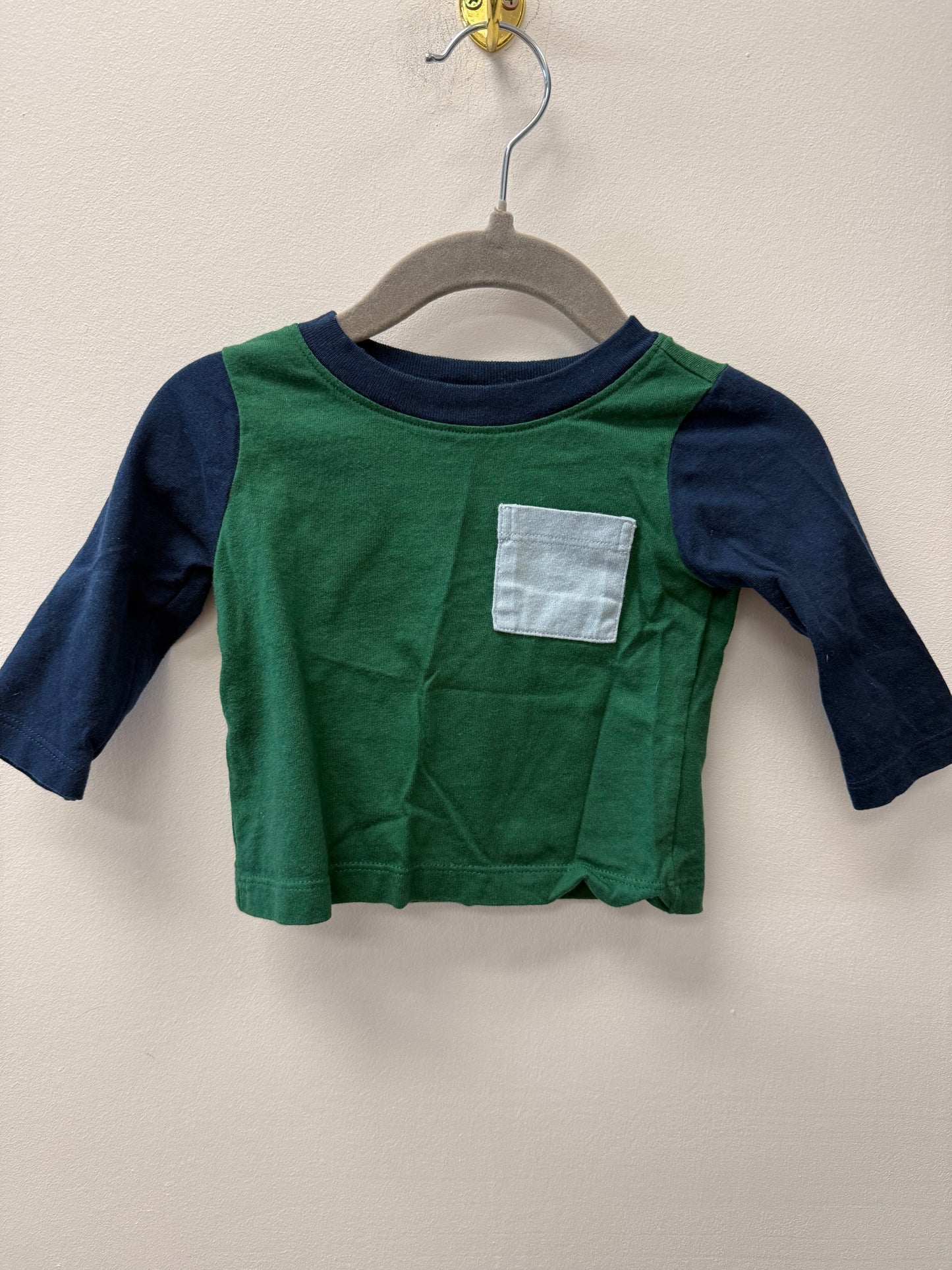 OLD NAVY COLOR BLOCK SHIRT SIZE 0-3M