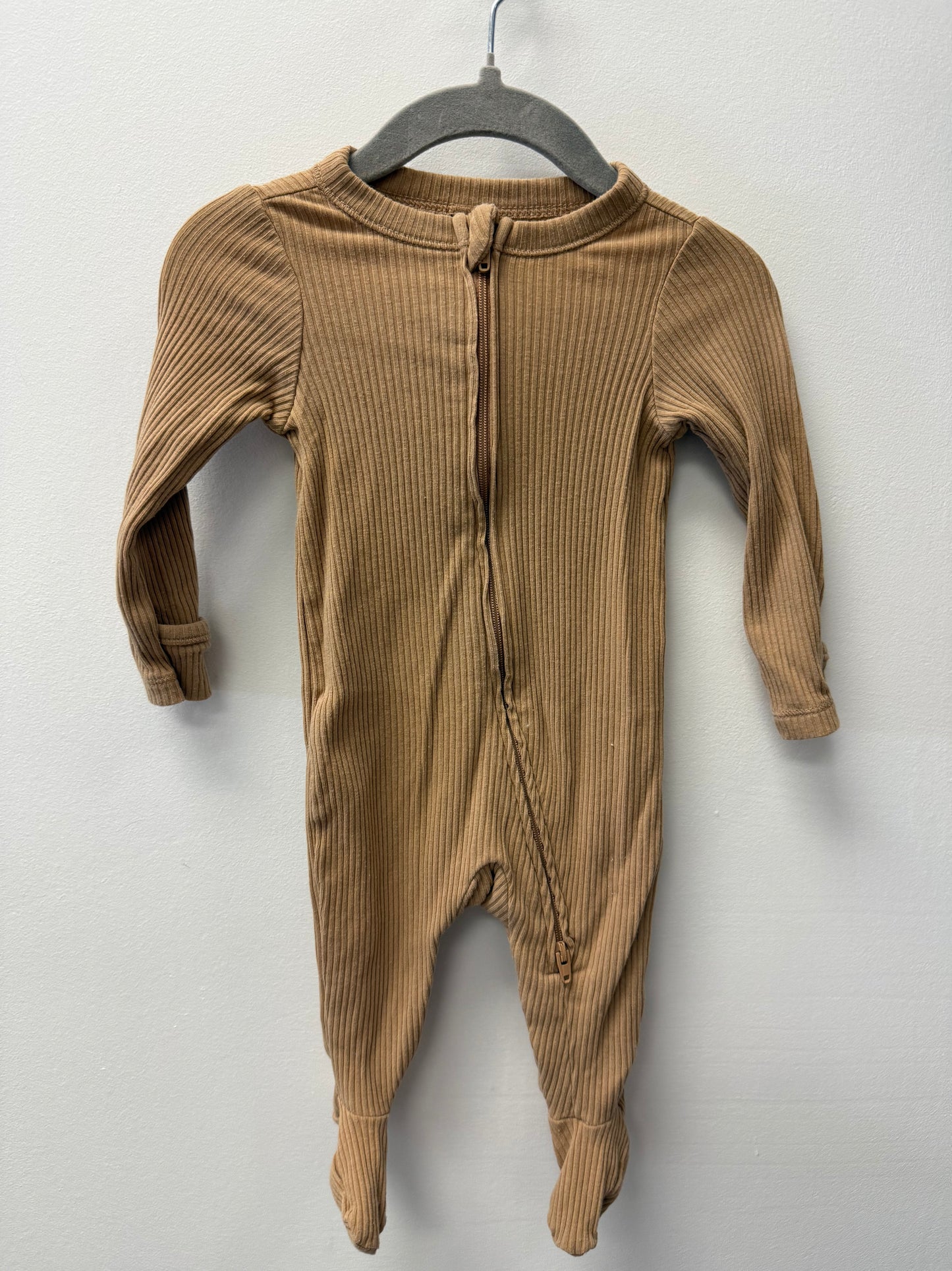 OLD NAVY BROWN RIBBED SLEEPER SIZE 0-3M