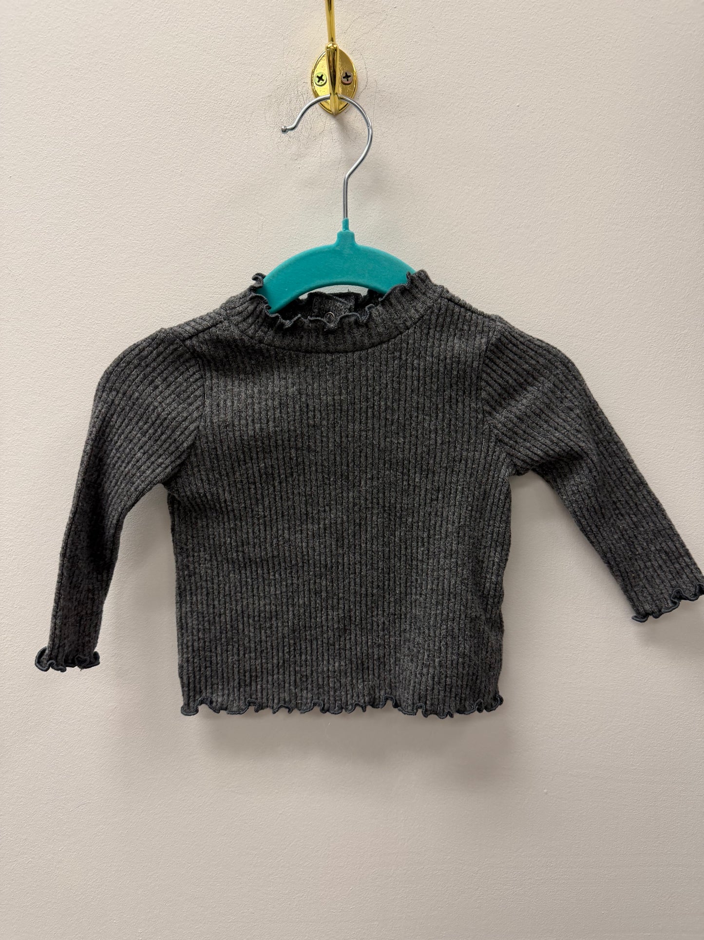 OLD NAVY GREY LONG SLEEVE SIZE 0-3M