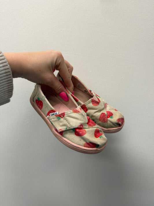 TOMS (STRAWBERRY) SIZE 9